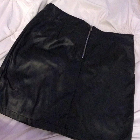 Skirt - Picture 4 of 5